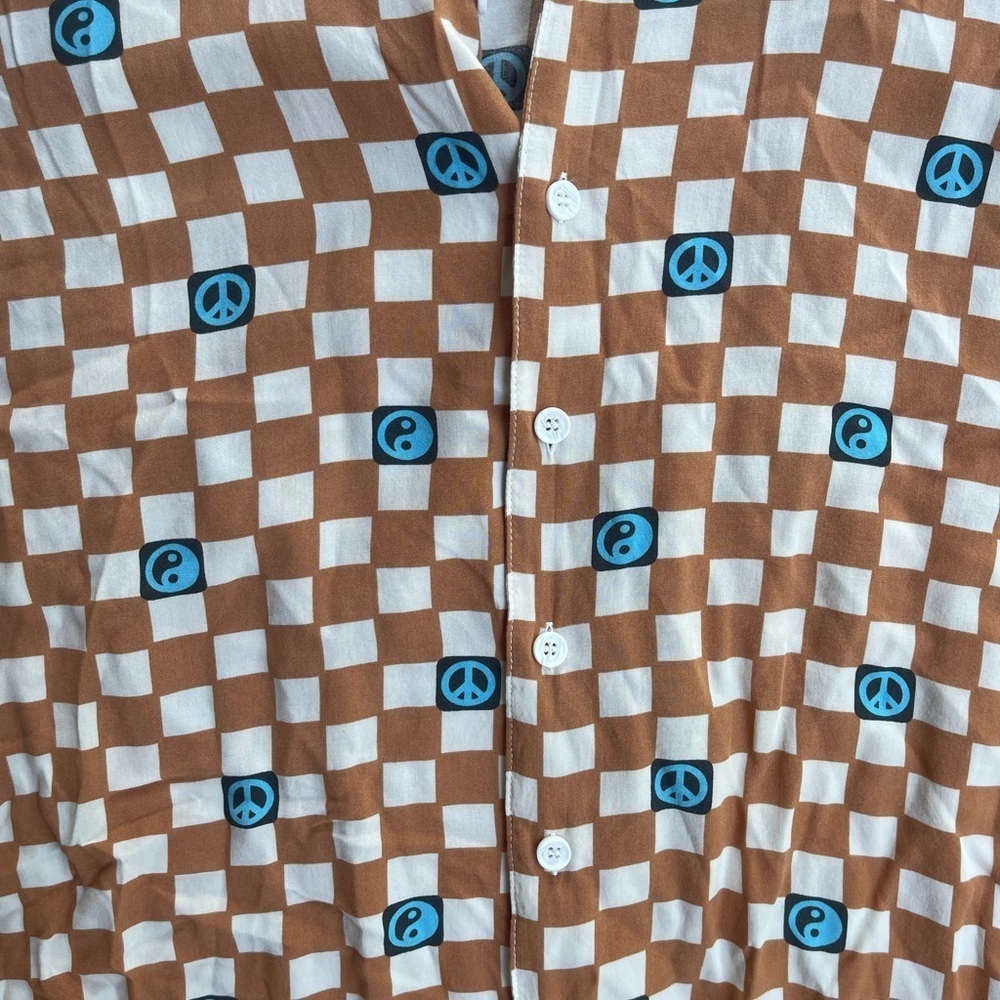 PacSun Men’s Rayon button down shirt short sleeve peace print size Medium - Picture 3 of 5
